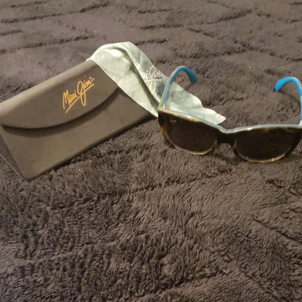Maui Jim Tortoise and Blue Sunglasses with Case